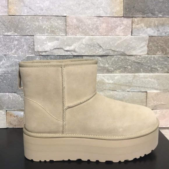 UGG Women's Classic Mini Platform Boot - Picture 7 of 8